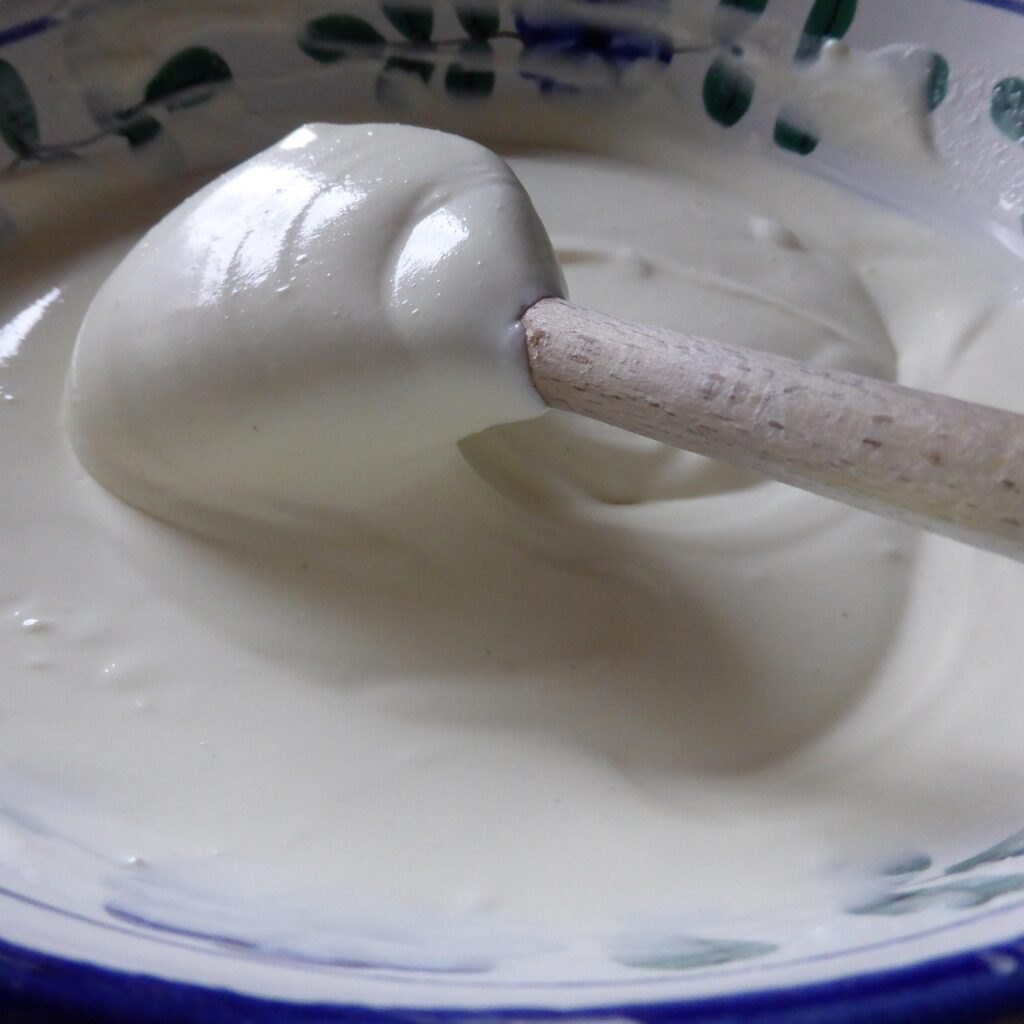 5 Easy DIY Curd Face & Hair Packs for Natural Glow and Shine